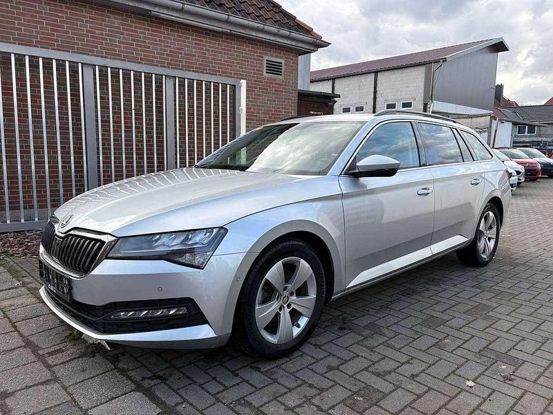 Gebraucht Skoda Superb Ambition 150 PS (110 kW) 2022 Silber Kombi