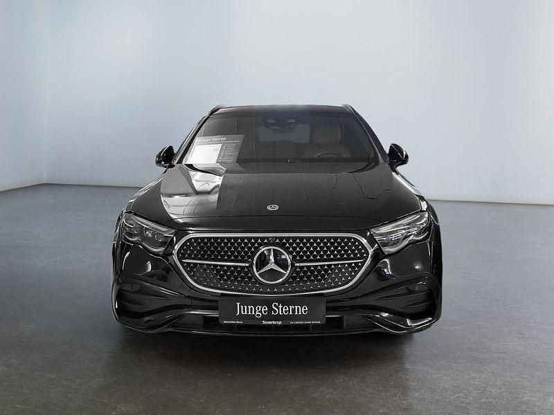 Gebraucht Mercedes E300 AMG 313 PS (230 kW) 2025 Schwarz Limousine