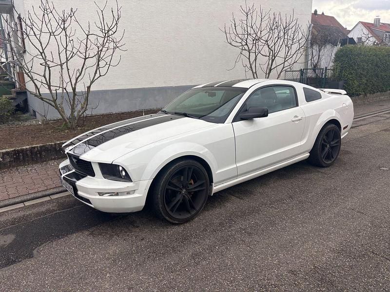 Second-hand Ford Mustang 213 CP (156 kW) 2006 Alb Coupe