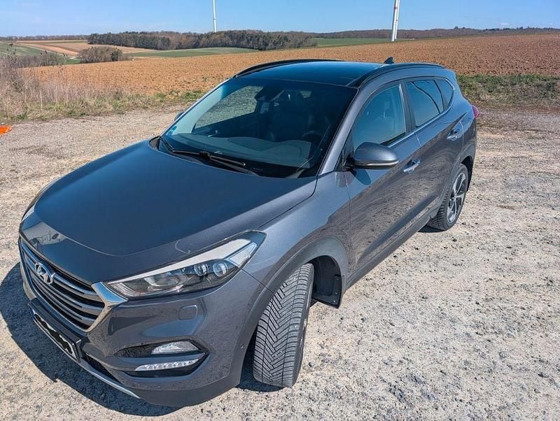 Gebraucht Hyundai Tucson Premium 177 PS (130 kW) 2016 Grau SUV
