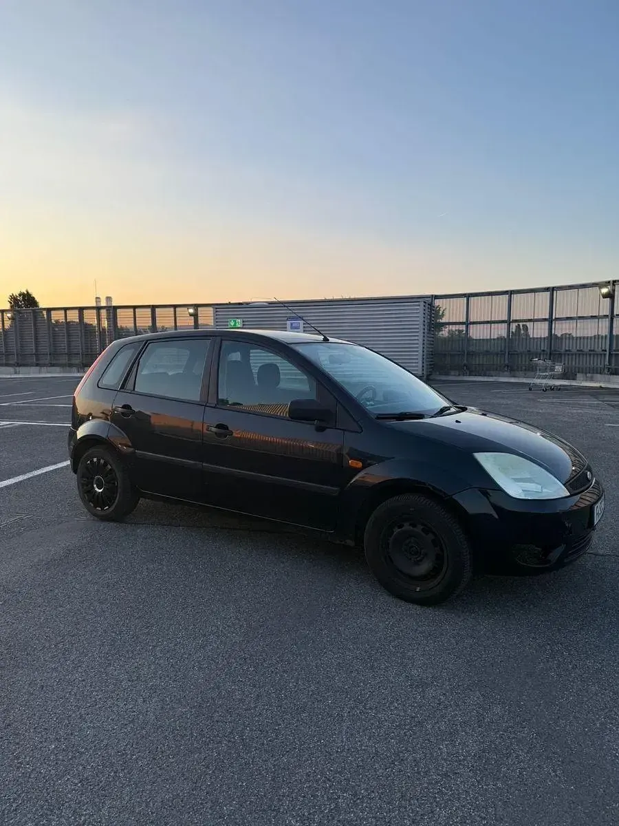 Gebraucht Ford Fiesta 80 PS (58 kW) 2002 Schwarz Kleinwagen