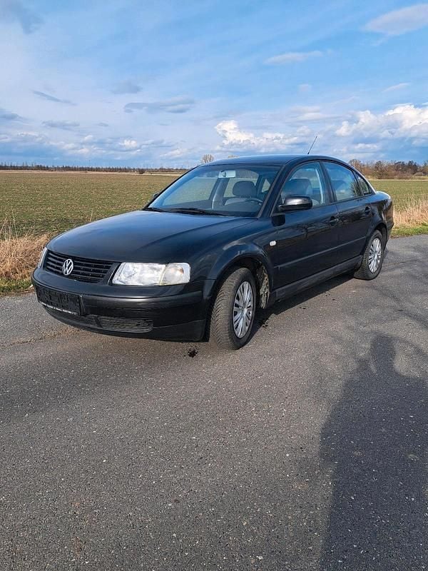 Gebraucht VW Passat 105 PS (77 kW) 2001 Schwarz Limousine