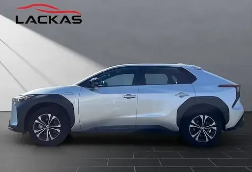 Gebraucht Toyota bZ4X Basis 150 kW (204 PS) 2023 Silber SUV