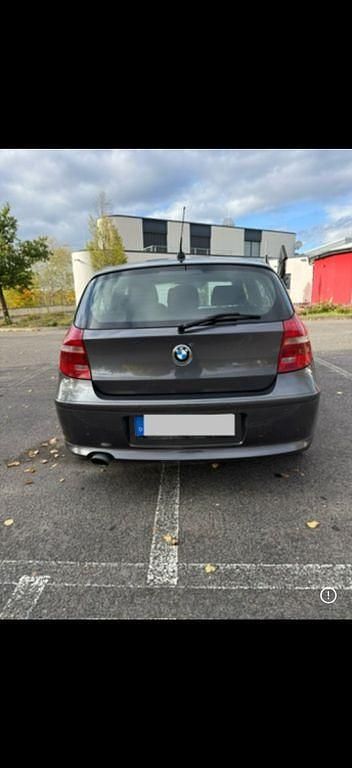 Gebraucht BMW 120 Performance 177 PS (130 kW) 2007 Grau Kleinwagen