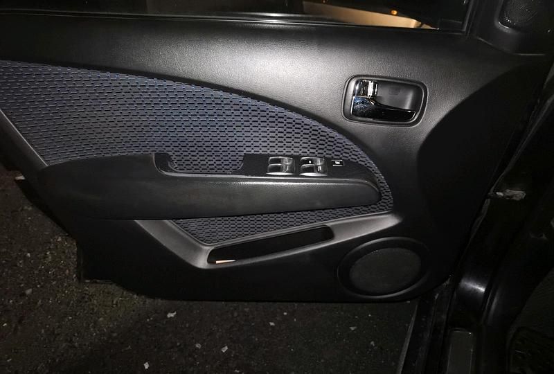 Gebraucht Mitsubishi Outlander 160 PS (117 kW) 2006 Schwarz SUV