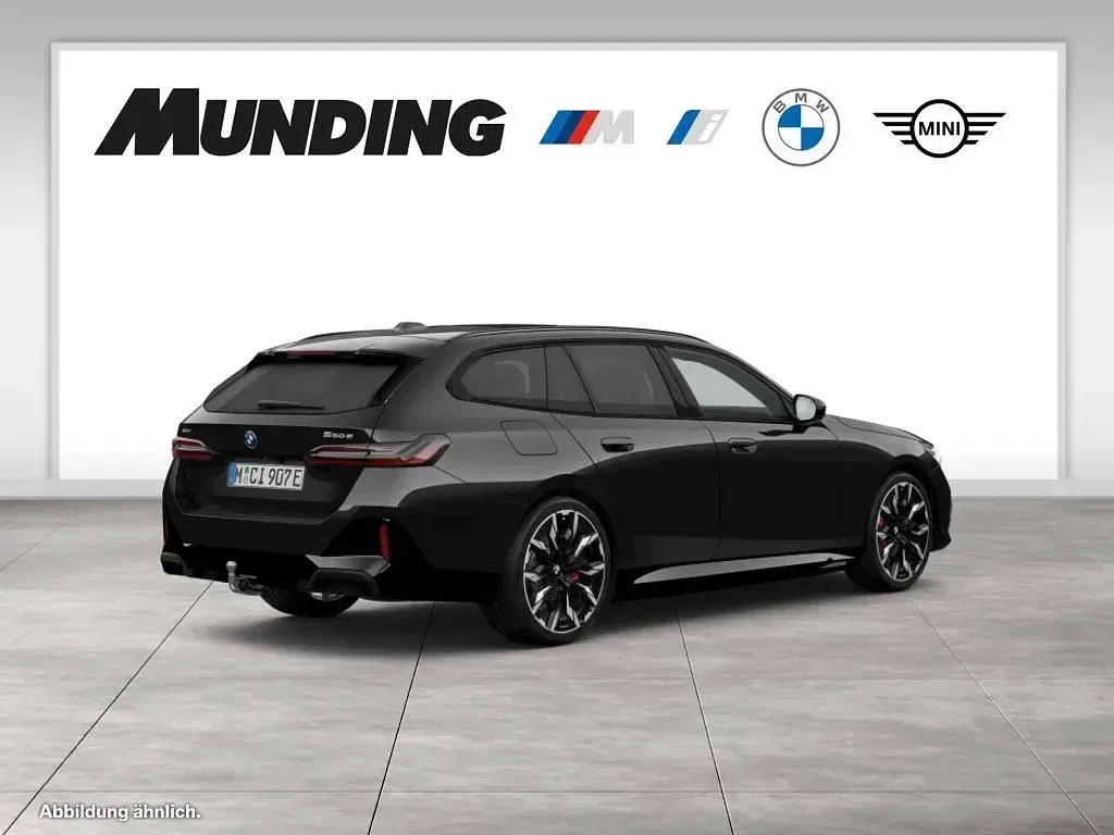 Neu BMW 550e Sport Line 489 PS (359 kW) 2026 Schwarz Limousine