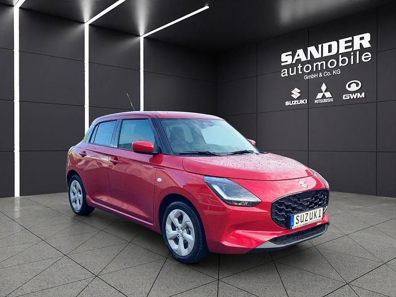 Neu Suzuki Swift Comfort 83 PS (61 kW) 2026 Rot Kleinwagen