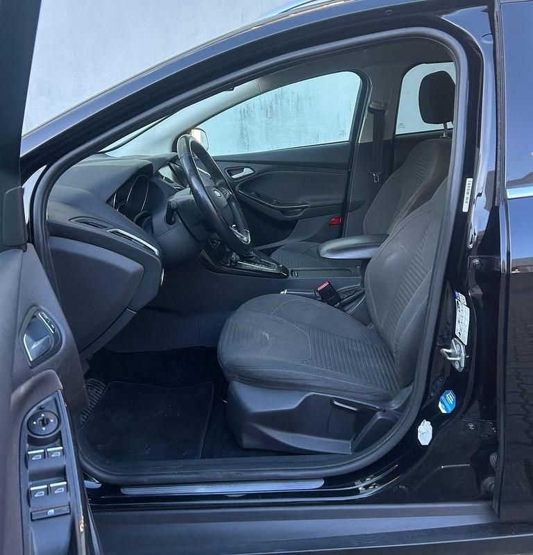 Gebraucht Ford Focus Titanium 120 PS (88 kW) 2016 Schwarz Kombi