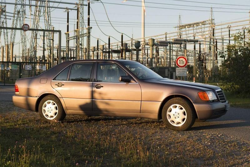 Usata Mercedes E400 286 CV (210 kW) 1992 Viola Berlina