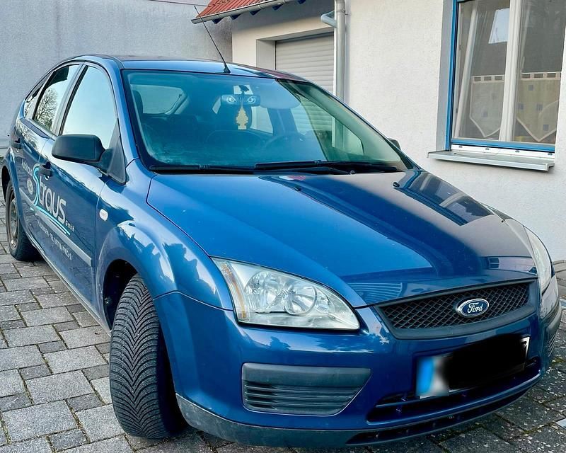 Gebraucht Ford Focus 108 PS (79 kW) 2006 Blau Limousine