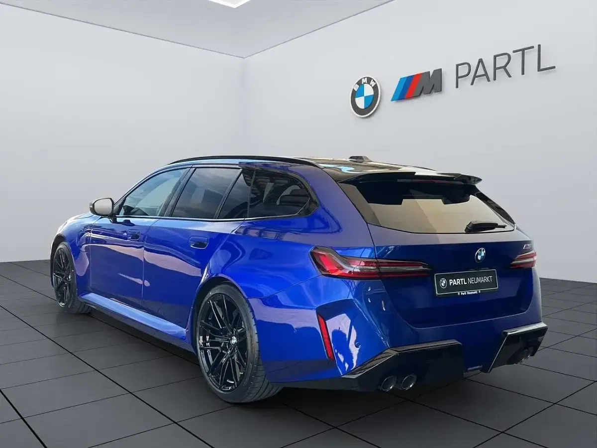 Gebraucht BMW M5 Sport Line 727 PS (534 kW) 2026 M marina bay blau Kombi