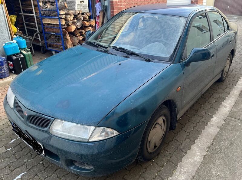 Grün Gebraucht 1996 Mitsubishi Carisma Limousine | 600 € - Bild 1/4