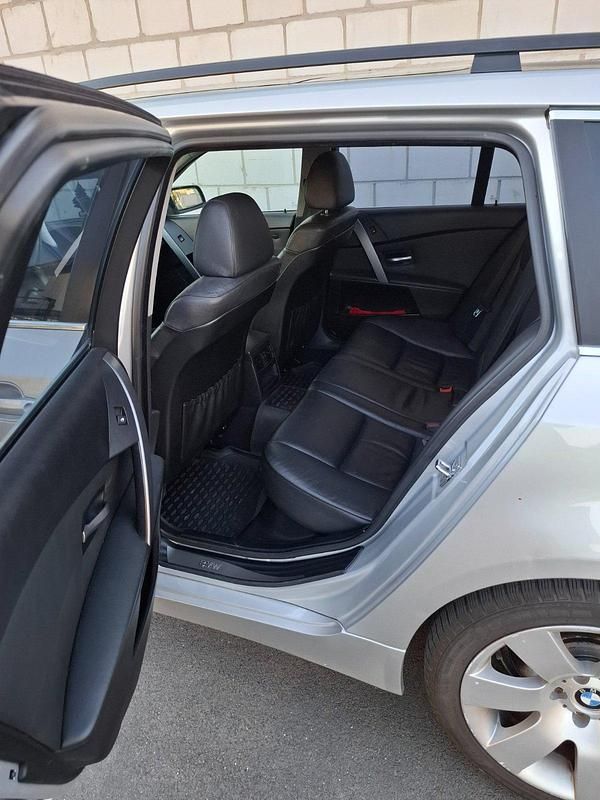 Gebraucht BMW 525 177 PS (130 kW) 2004 Silber Limousine