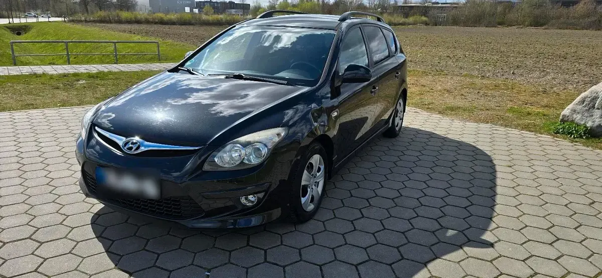 Gebraucht Hyundai i30 109 PS (80 kW) 2011 Schwarz Kombi