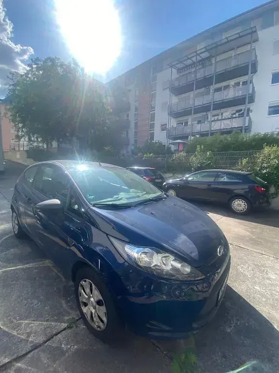 Gebraucht Ford Fiesta Titanium 82 PS (60 kW) 2012 Blau Limousine