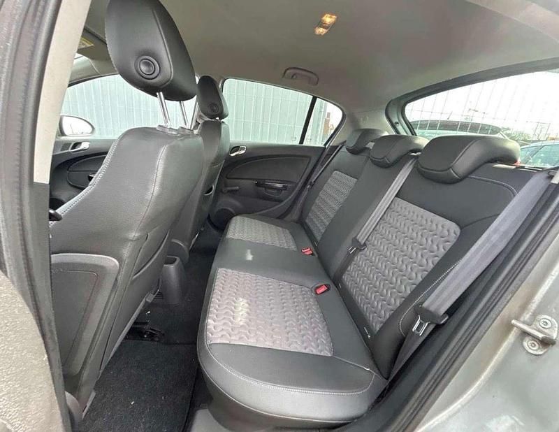 Gebraucht Opel Corsa Innovation 87 PS (63 kW) 2014 Silbersee/silver lake Kleinwagen