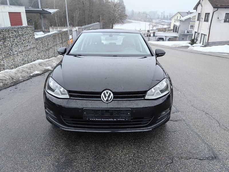 Schwarz Gebraucht 2016 VW Golf Trendline Limousine | 6.950 € (Etwas zu teuer) - Bild 1/4