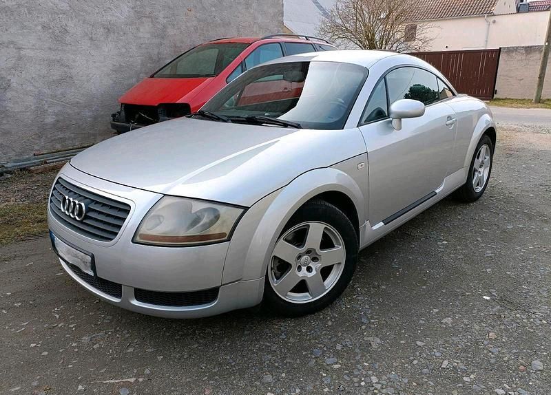 Second-hand Audi TT 180 CP (132 kW) 1999 Argintiu Coupe