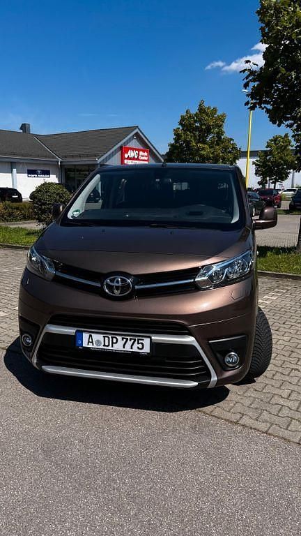Braun Gebraucht 2019 Toyota Proace Van | 25.500 € (Teuer) - Bild 1/4