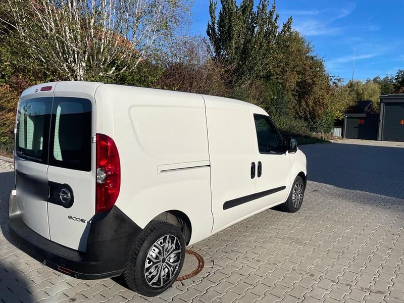 Second-hand Opel Combo 95 CP (69 kW) 2018 Alb Monovolum