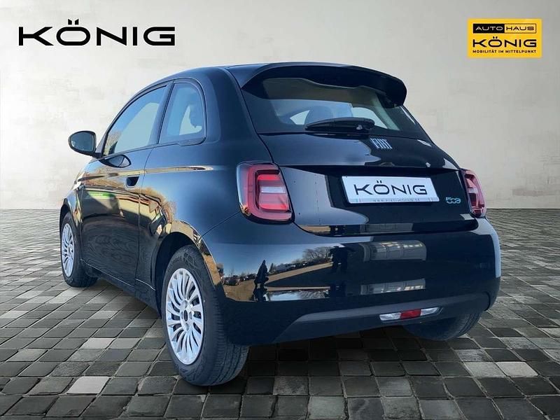 Gebraucht Fiat 500e Action 69 kW (95 PS) 2022 Schwarz Limousine