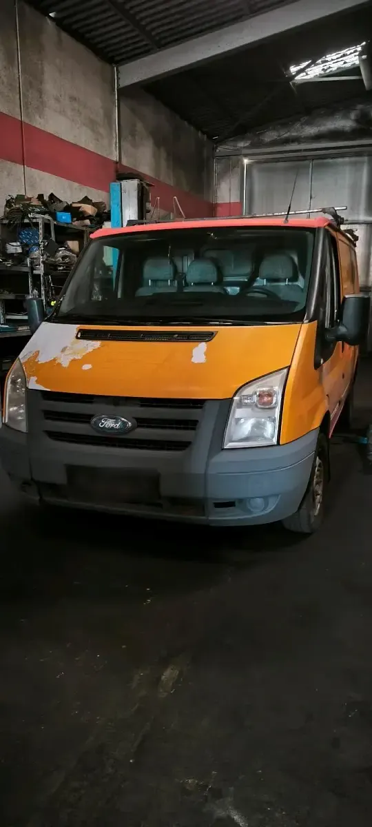 Gebraucht Ford Transit 85 PS (62 kW) 2010 Orange Van