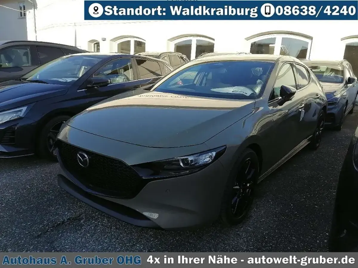 Neu Mazda 3 Homura-Line 140 PS (102 kW) 2026 Zircon sand Limousine
