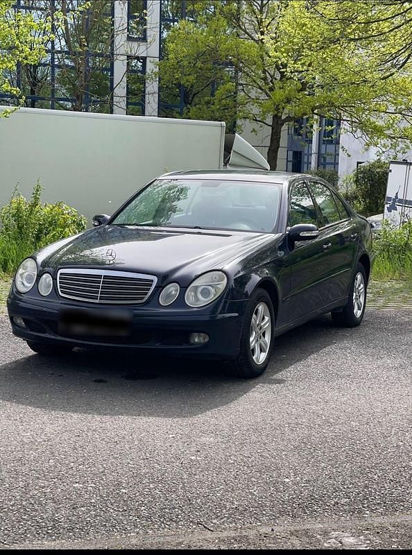 Gebraucht Mercedes E240 177 PS (130 kW) 2004 Limousine