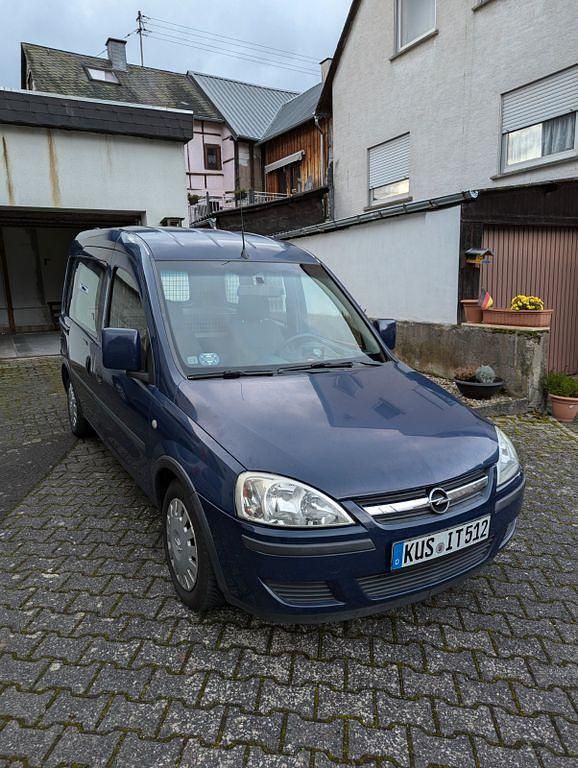 Blau Gebraucht 2004 Opel Combo Style Van / Kleinbus | 2.000 € (Fairer Preis) - Bild 1/4