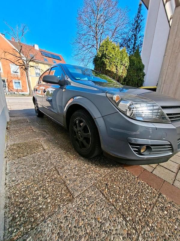 Gebraucht Opel Astra 105 PS (77 kW) 2004 Limousine