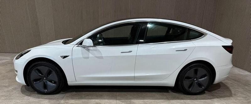 Gebraucht Tesla Model 3 Standard Range 100 kW (136 PS) 2019 Weiß Limousine