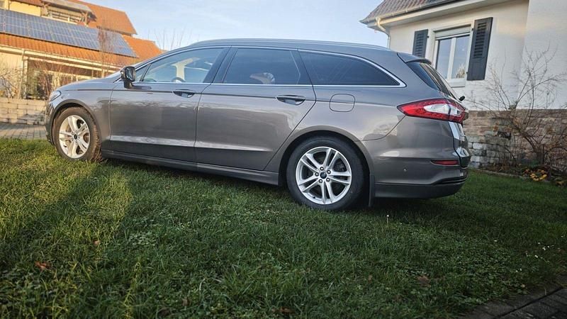 Gebraucht Ford Mondeo Titanium 160 PS (117 kW) 2015 Braun Kombi