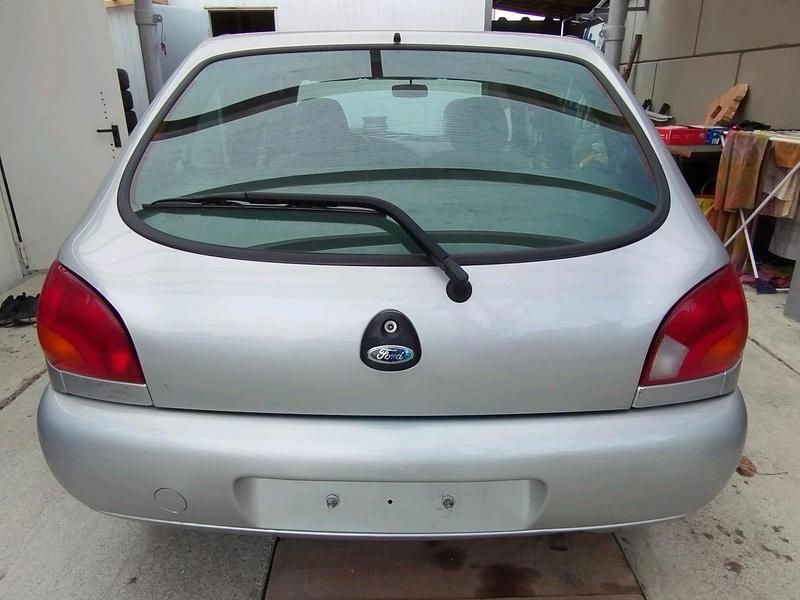 Gebraucht Ford Fiesta 75 PS (55 kW) 1999 Silber Kleinwagen