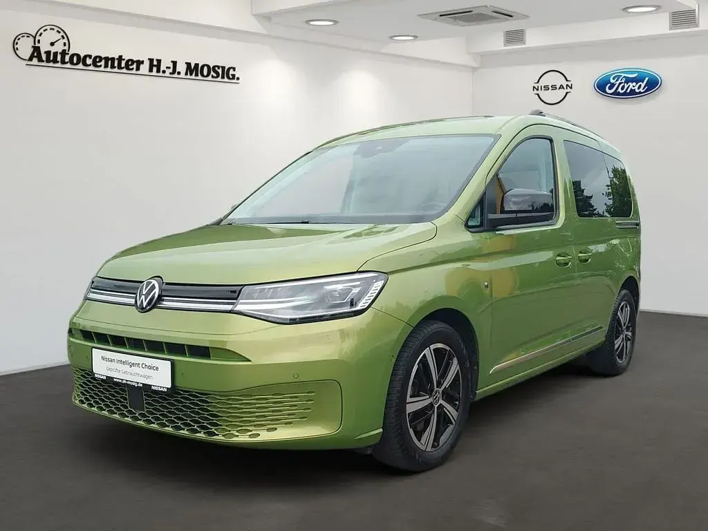 Gebraucht VW Caddy Style 122 PS (89 kW) 2021 Grün schwarz Van / Kleinbus