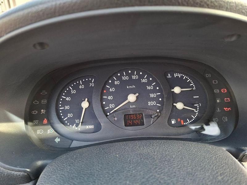 Gebraucht Renault Clio II 75 PS (55 kW) 1999 Grau Limousine