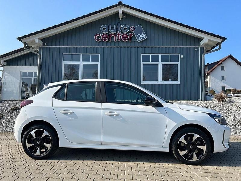 Gebraucht Opel Corsa-e 100 kW (136 PS) 2023 Weiß Kleinwagen