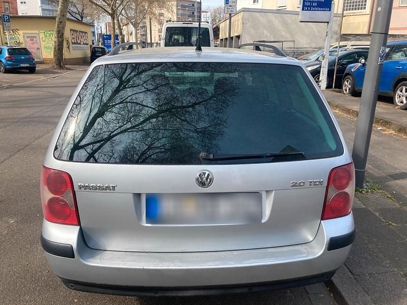 Gebraucht VW Passat 2004 Silber Kombi