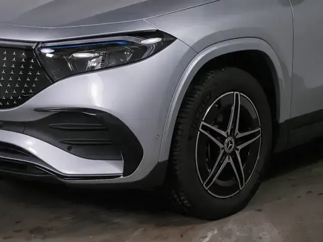 Gebraucht Mercedes EQA250 AMG line 139 kW (190 PS) 2025 Lack hightechsilber SUV