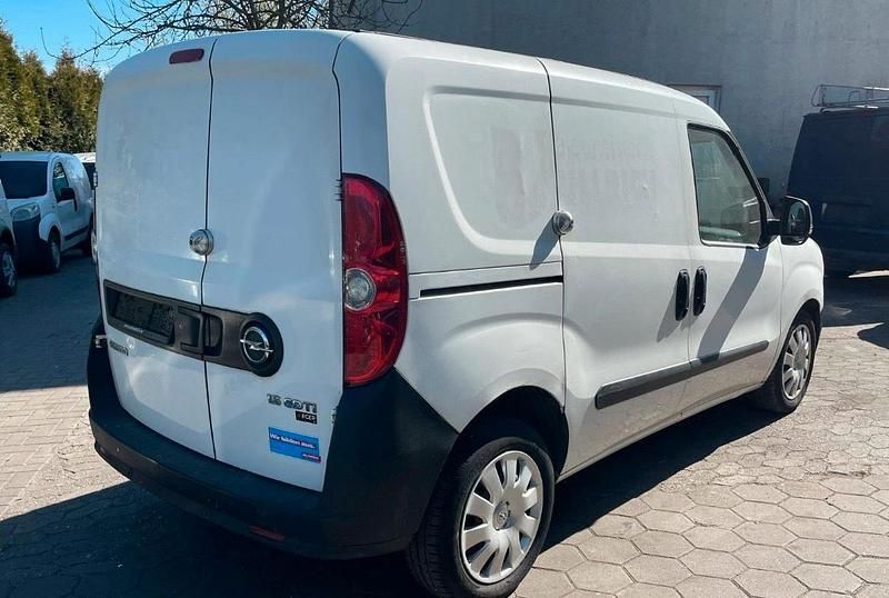 Gebraucht Opel Combo 104 PS (76 kW) 2013 Weiß Van / Kleinbus