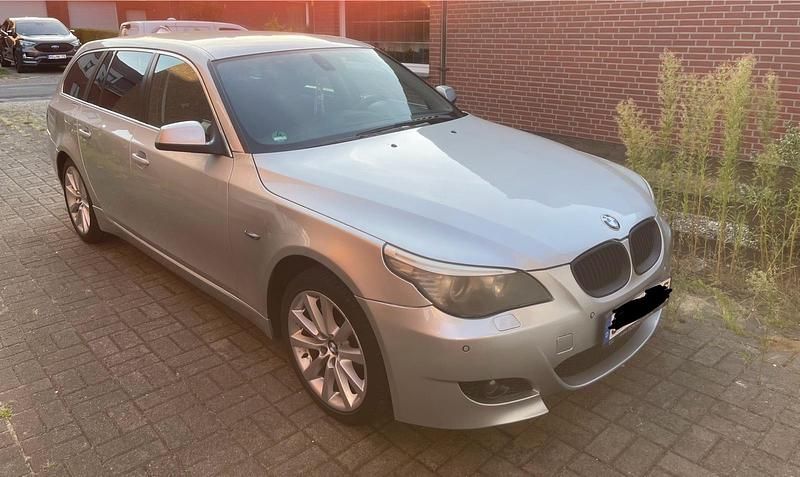Silber Gebraucht 2009 BMW 520 Kombi | 3.000 € (Guter Preis) - Bild 1/4