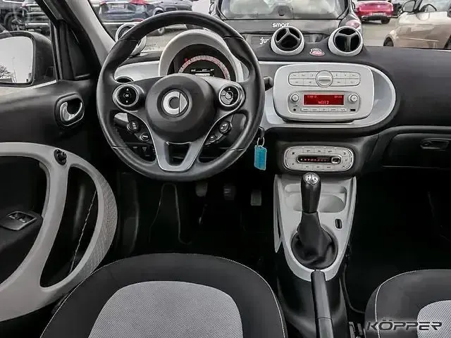 Usado Smart ForFour 71 HP (52 kW) 2019 Prateado Citadino