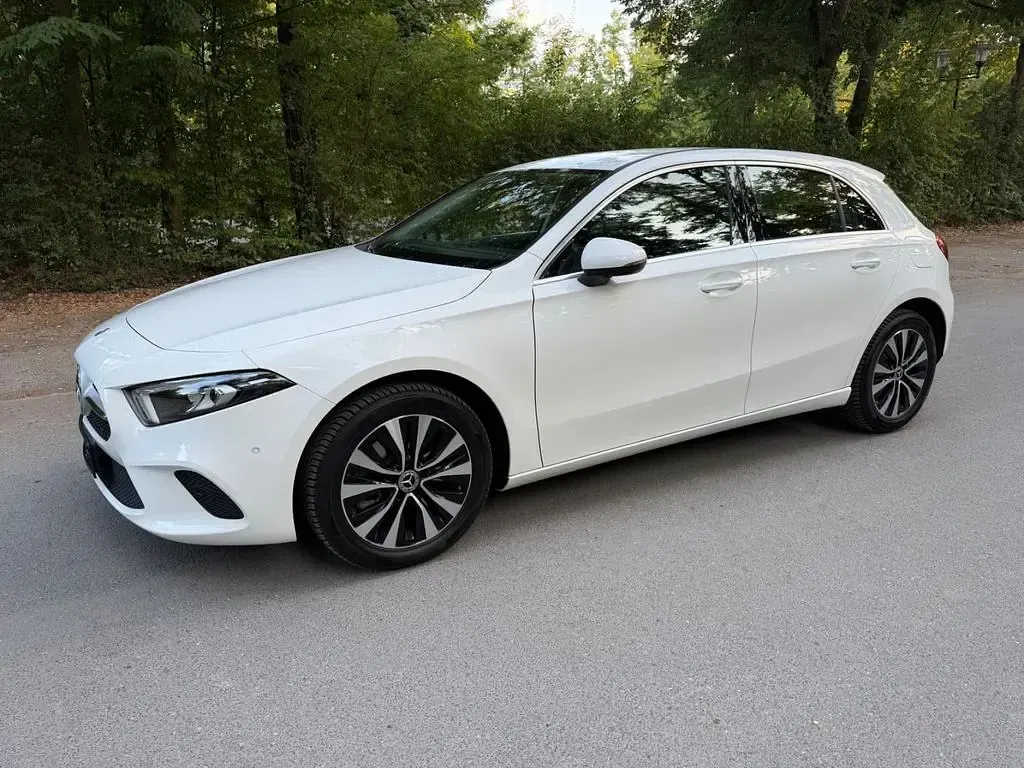 Gebraucht Mercedes A250 160 PS (117 kW) 2022 Weiß Limousine