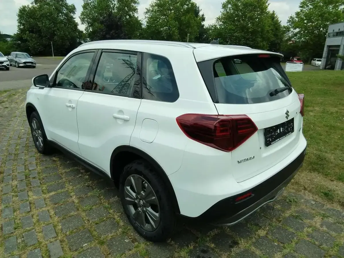 Neu Suzuki Vitara Club 110 PS (80 kW) 2026 Weiß SUV