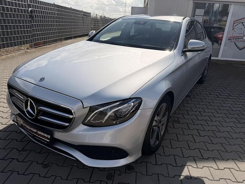 Gebraucht Mercedes E220 194 PS (142 kW) 2019 Silber Limousine