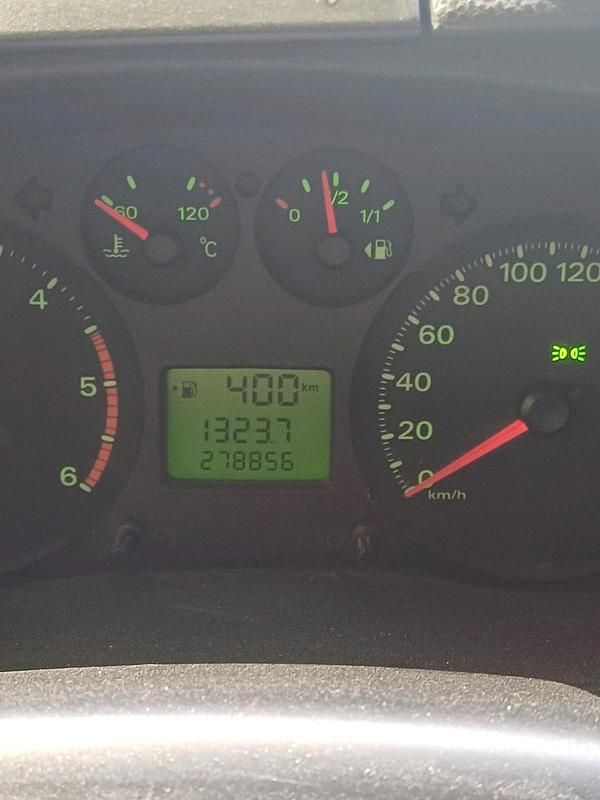 Rot Gebraucht 2009 Ford Transit Van / Kleinbus | 2.800 € - Bild 1/4