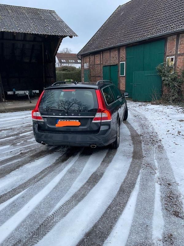 Gebraucht Volvo V70 Summum 181 PS (133 kW) 2014 Grau Kombi