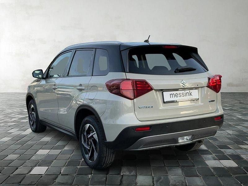 Neu Suzuki Vitara Comfort+ 102 PS (75 kW) 2025 Beige SUV