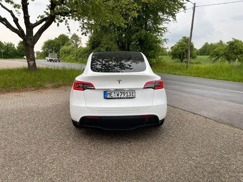 Gebraucht Tesla Model Y RWD 188 kW (256 PS) 2023 Weiß SUV