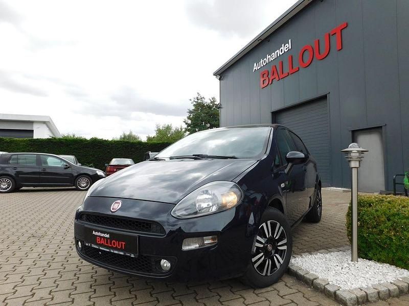 Blau Gebraucht 2014 Fiat Punto Pop Kleinwagen | 4.299 € (Fairer Preis) - Bild 1/4