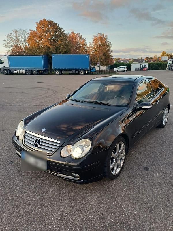 Gebraucht Mercedes C220 143 PS (105 kW) 2003 Schwarz Coupé